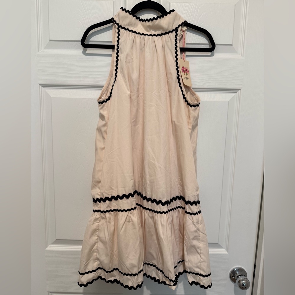 Entro Cream and Black Women’s Halter Dress